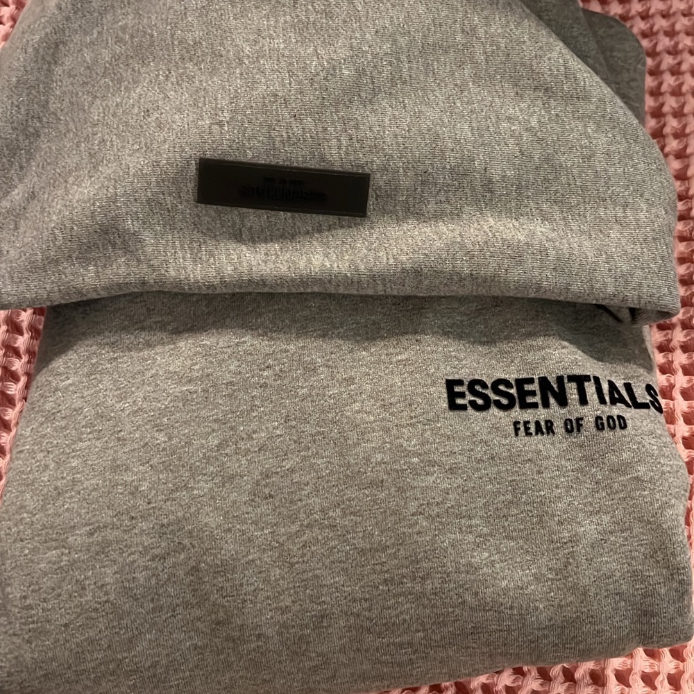 ESSENTIAL HOODIE - Picture 3 of 4